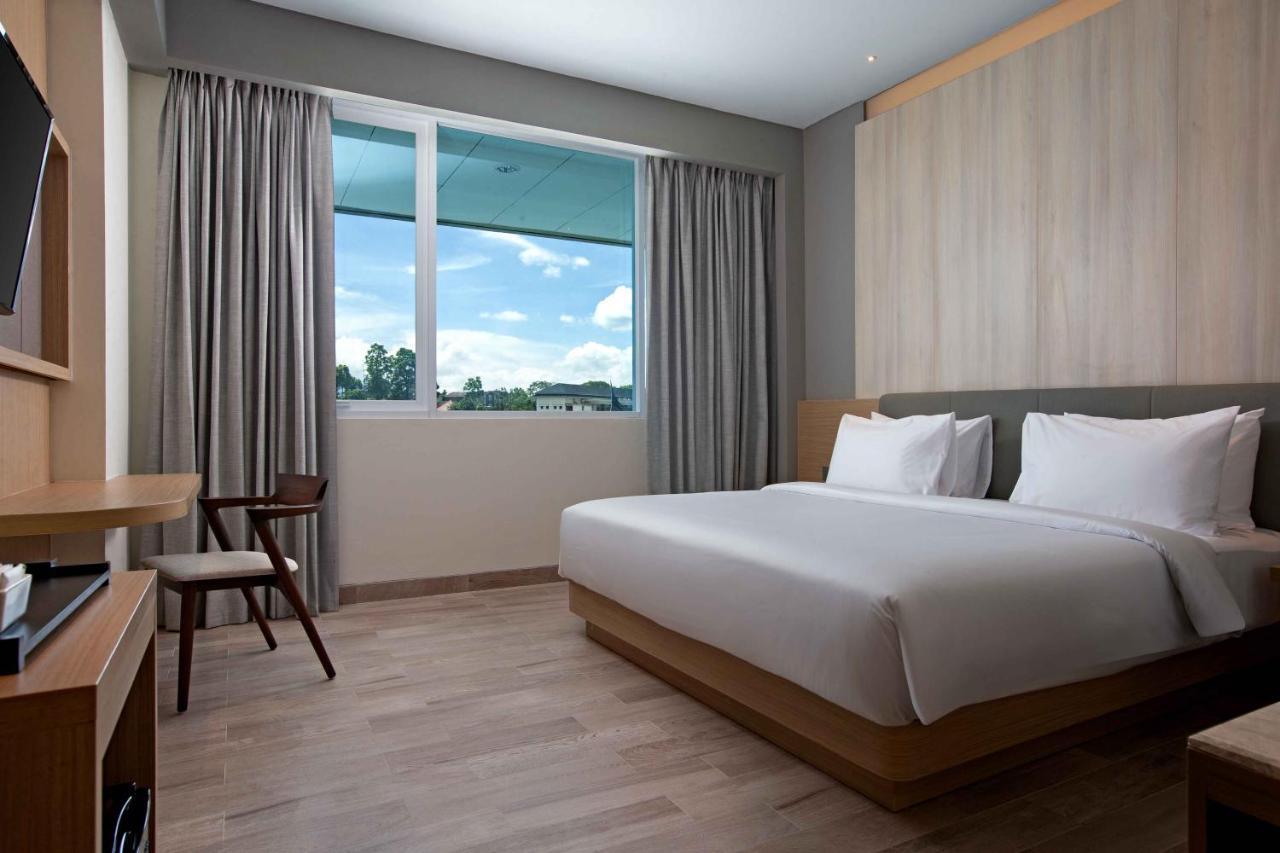 Hotel Santika Букиттинги Экстерьер фото
