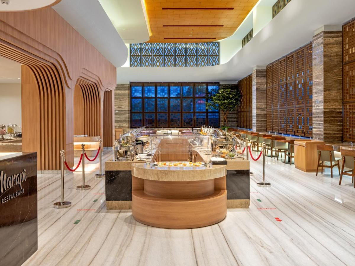 Hotel Santika Букиттинги Экстерьер фото