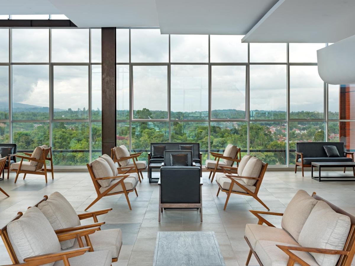 Hotel Santika Букиттинги Экстерьер фото